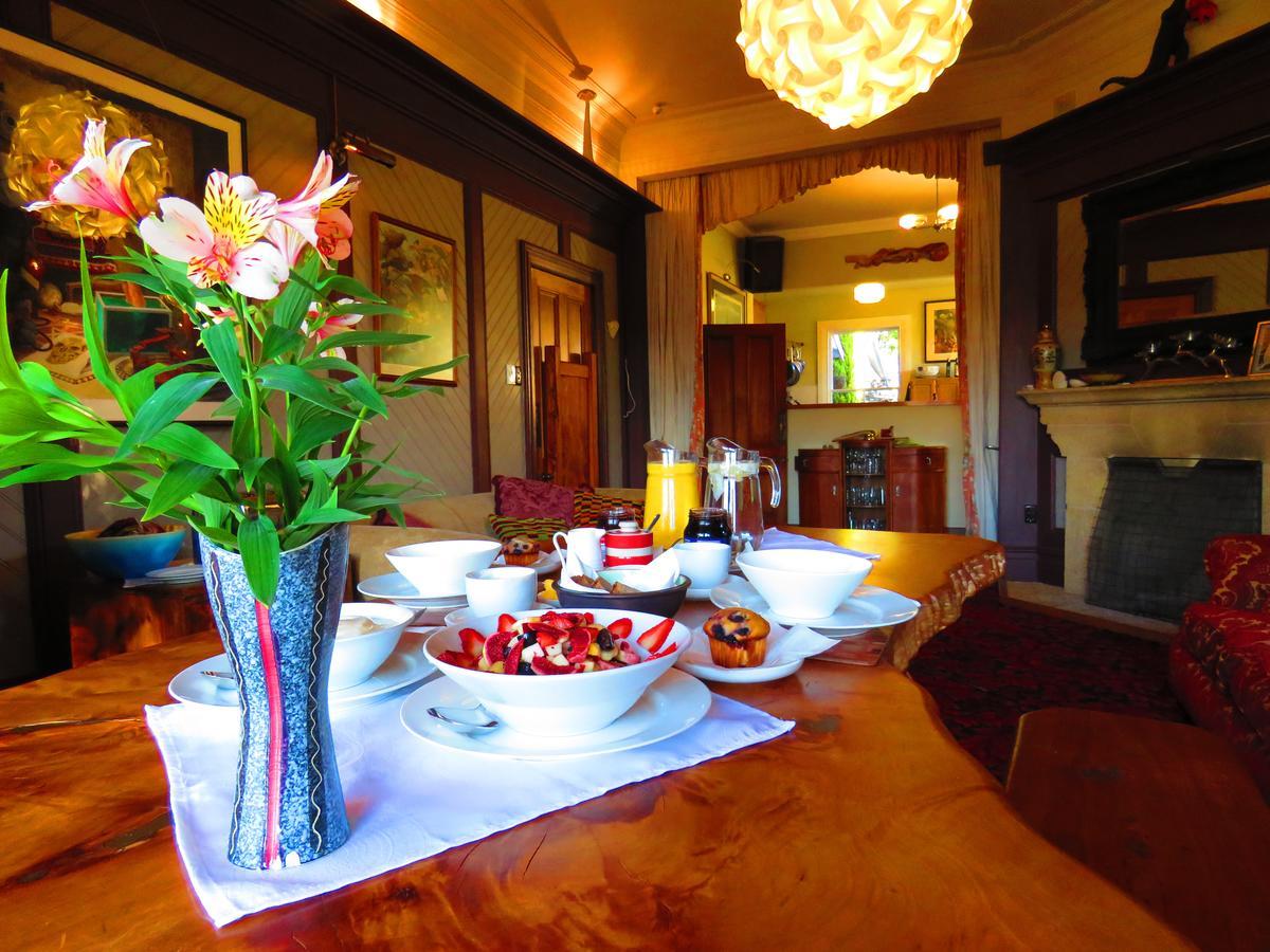 Shady Rest Bed & Breakfast 타카카 외부 사진