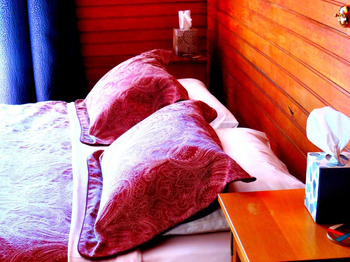 Shady Rest Bed & Breakfast 타카카 외부 사진