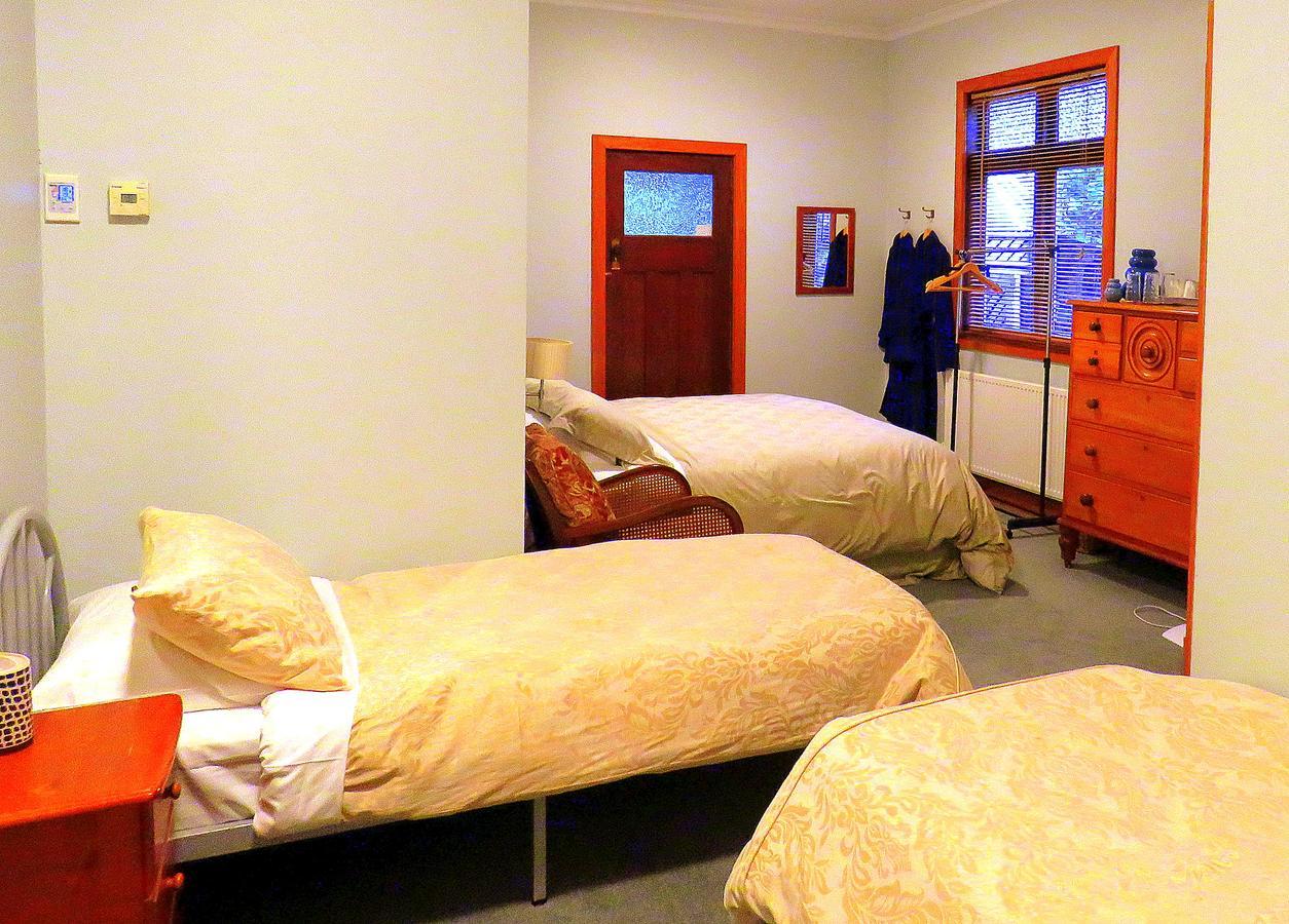 Shady Rest Bed & Breakfast 타카카 객실 사진
